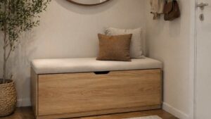 Scarpiera addio: la panca che cambia subito l’ingresso (senza ingombrare)