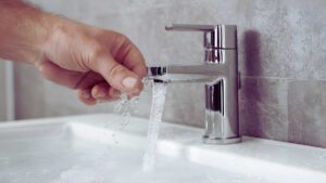 Rubinetti in acciaio inox o cromati? La vera differenza che ti fa risparmiare