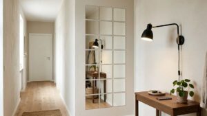 sistema di specchi ikea per valorizzare un angolo di casa