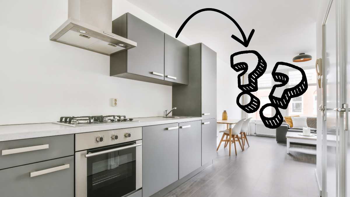 Quel vuoto sopra i mobili della cucina sta cambiando l'aspetto di molte case