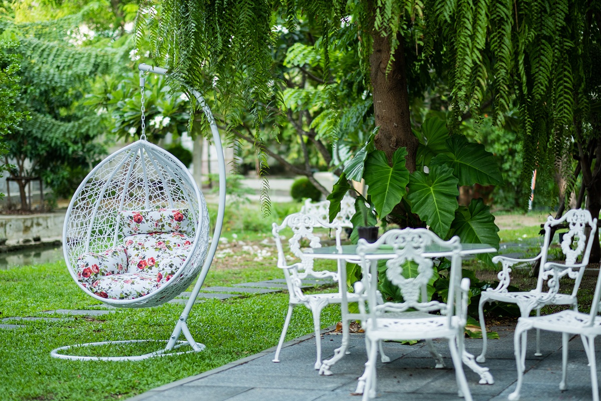 Bird's,Nest,Chair,In,The,Garden,,Relax,Time