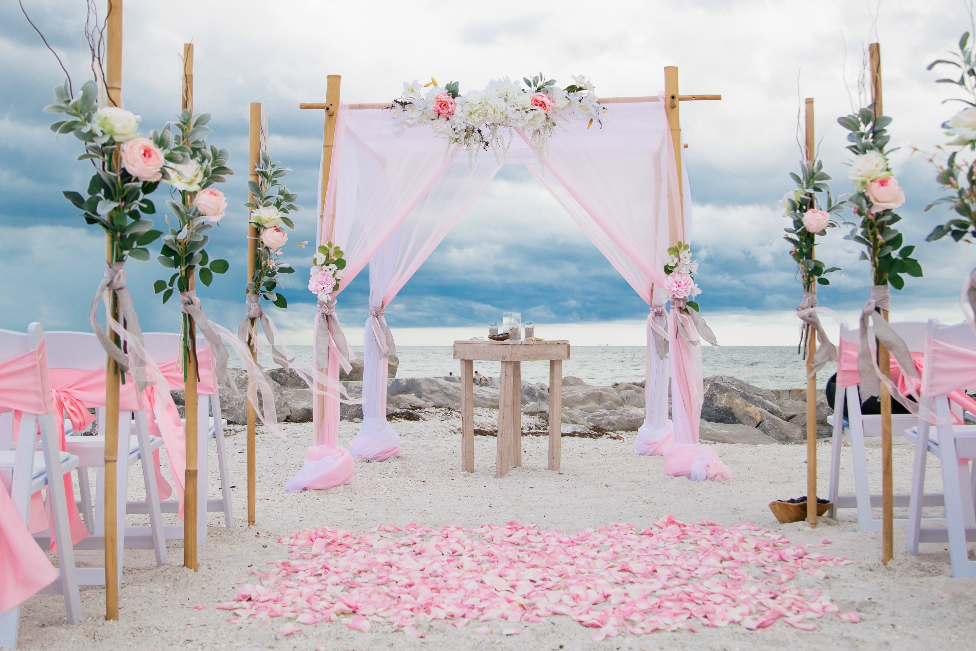 Matrimonio in spiaggia: le idee più belle per un evento romantico e originale