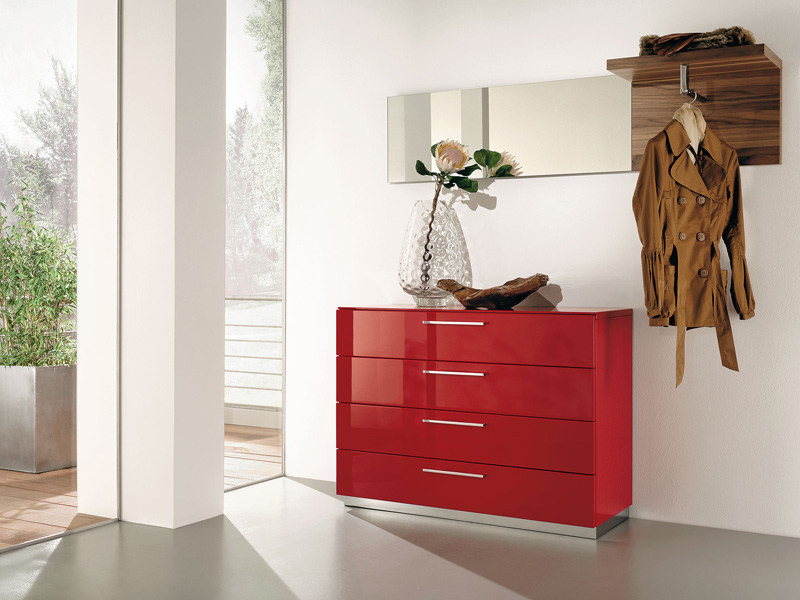 Mobile rosso all'ingresso