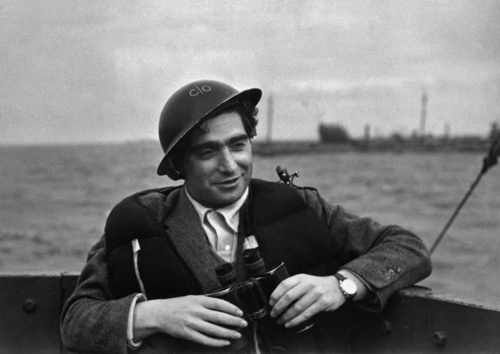 Robert Capa: fotografie, vita e reportage dell’artista ungherese