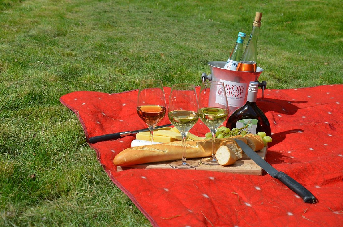 Le tovaglie della nuova collezione Zara Home sono perfette per i picnic