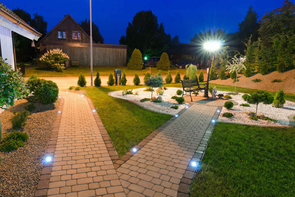 come illuminare il giardino idee e consigli