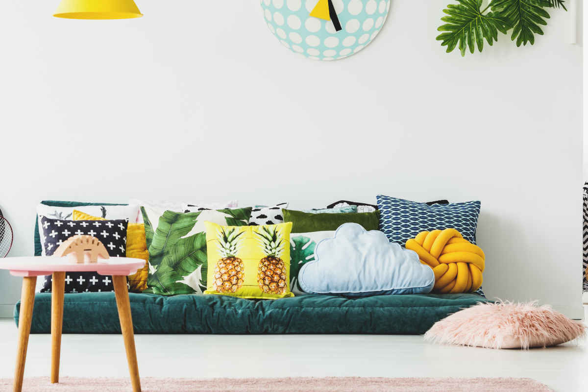 arredare angolo relax con cuscini per divano decorativi e di design
