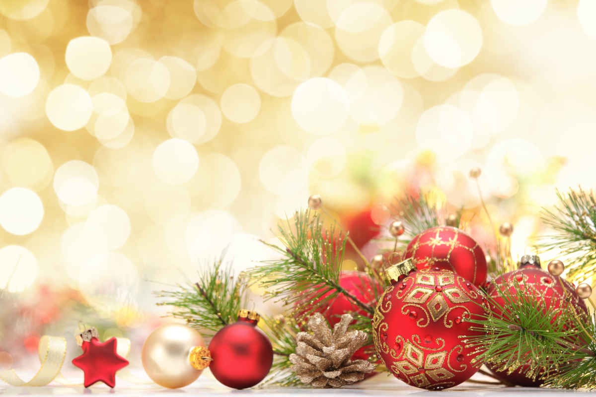 Le decorazioni natalizie di design ed economiche da mettere nell’albero