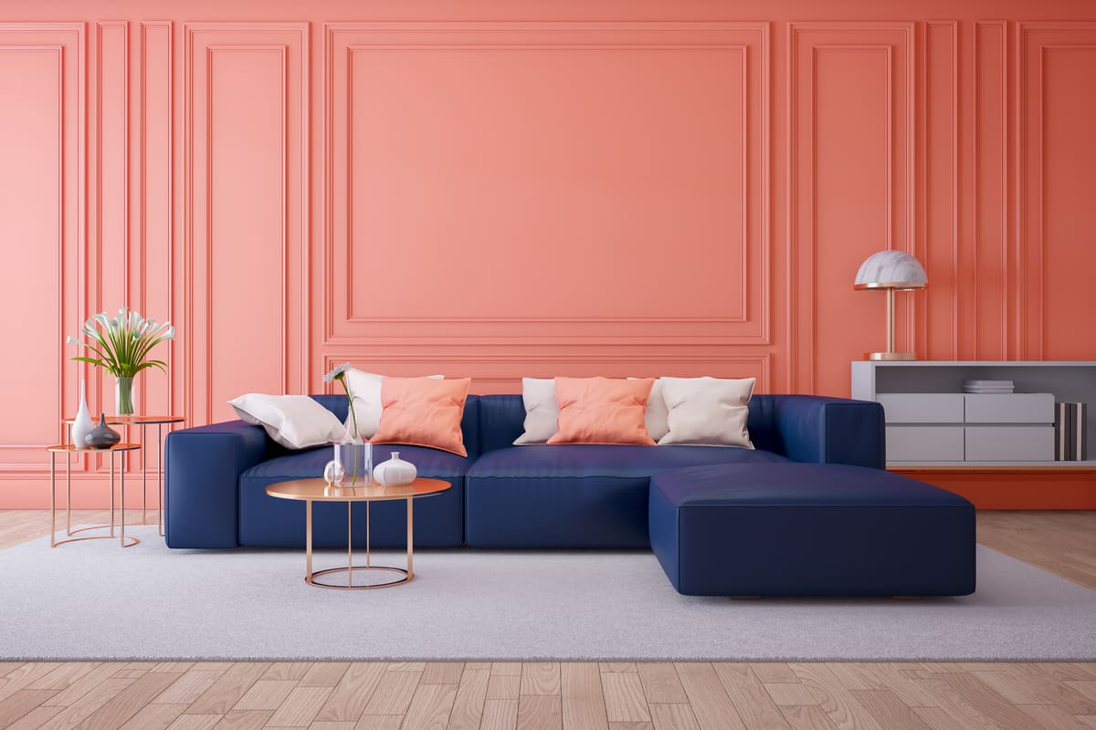 Mettiamoci comodi: il prossimo anno il divano sarà minimalista ma colorato