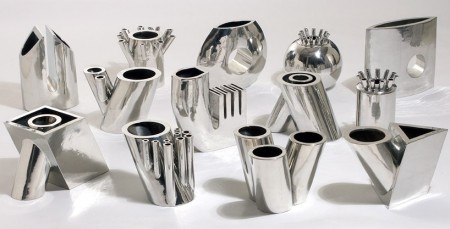 Una collezione di vasi progettata da Mario Botta
