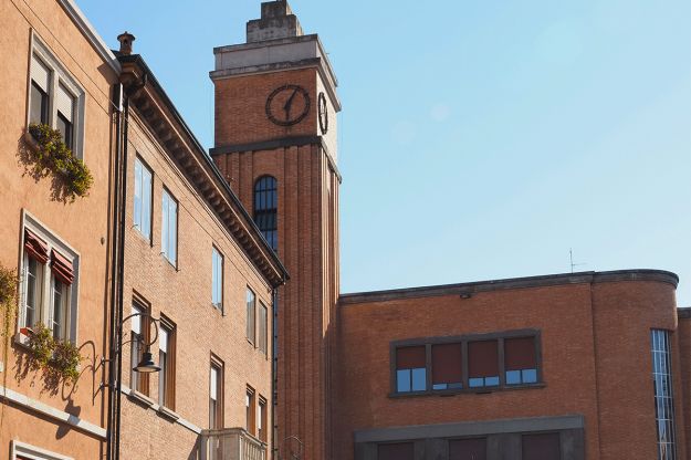 scuola elementare alda costa ferrara