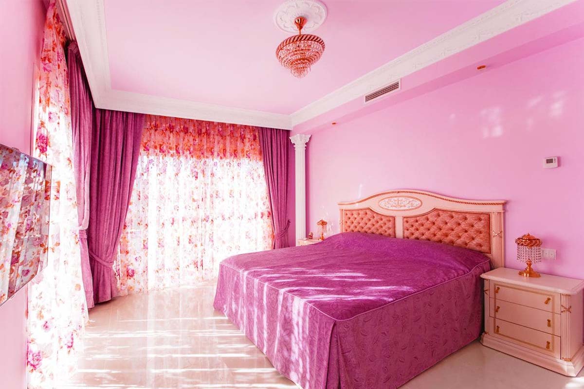 soffitto pareti rosa