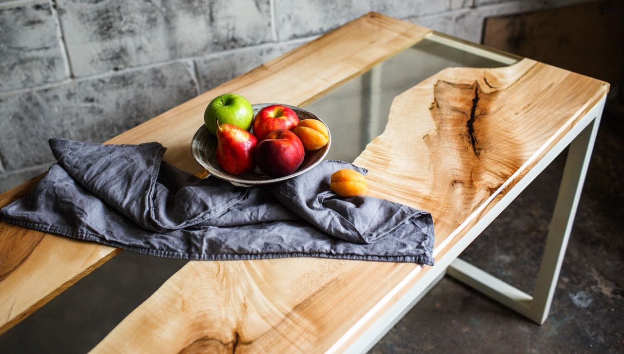 tavoli in legno e resina soluzioni design