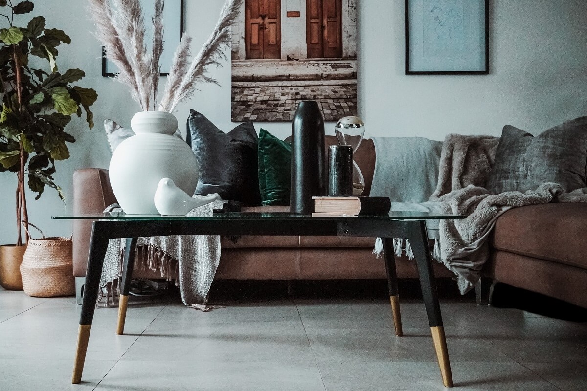 Tavolini da divano, versatili ed eleganti: i più belli per arredare con stile