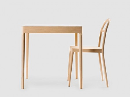 Tavolo e sedia in legno da Inga Sempé